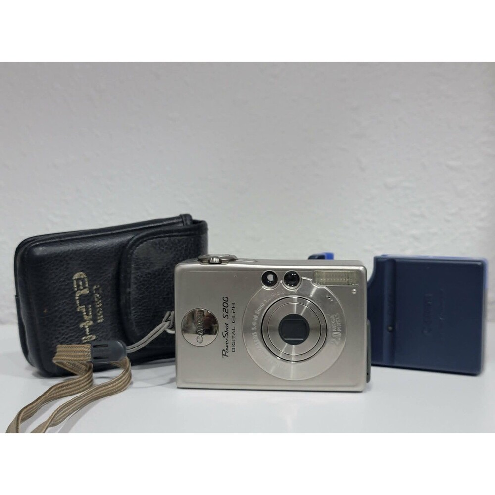 Vintage Y2K 2002 Canon PowerShot S200 2.0MP Digital Elph Camera + Case + Charger